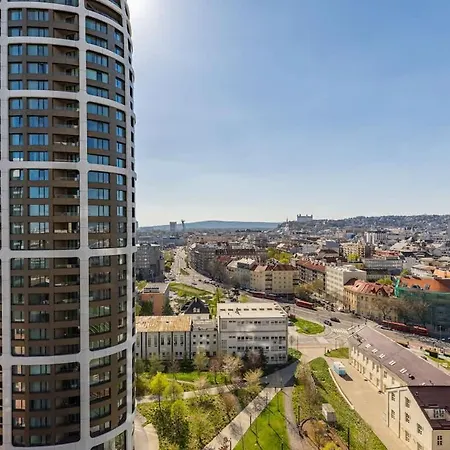 Skypark's Royal Castle View Apartmán