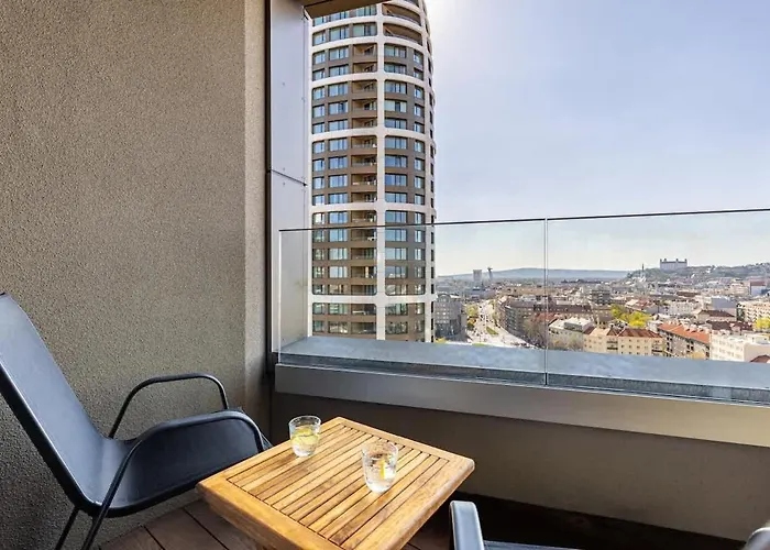 Skypark's Royal Castle View Apartament