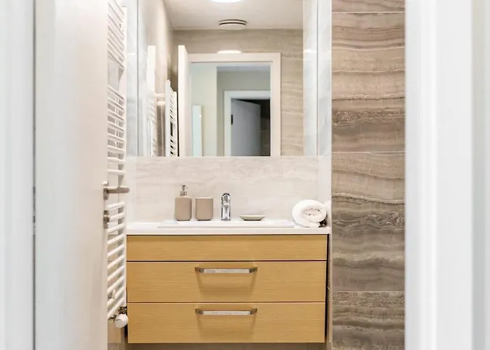 Skypark's Royal Castle View *